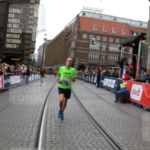 05.10.2025 - 20. swb-Marathon Bremen Yannick Fuchs http://msf.ph/oto/9282863 05.10.2025 12:59:16 Ziel 2385, 4664, 8053 meine-sportfotos.de