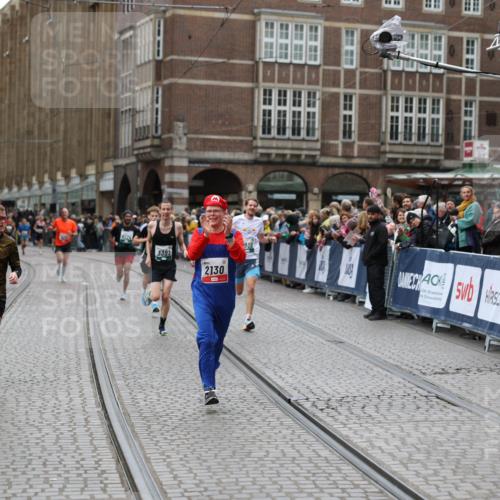 05.10.2025 - 20. swb-Marathon Bremen Yannick Fuchs http://msf.ph/oto/9282910 05.10.2025 12:59:18 Ziel 2130, 2385, 4158, 4664, 8053 meine-sportfotos.de