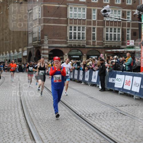 05.10.2025 - 20. swb-Marathon Bremen Yannick Fuchs http://msf.ph/oto/9282918 05.10.2025 12:59:18 Ziel 2130, 2385, 4158, 4664, 8053 meine-sportfotos.de