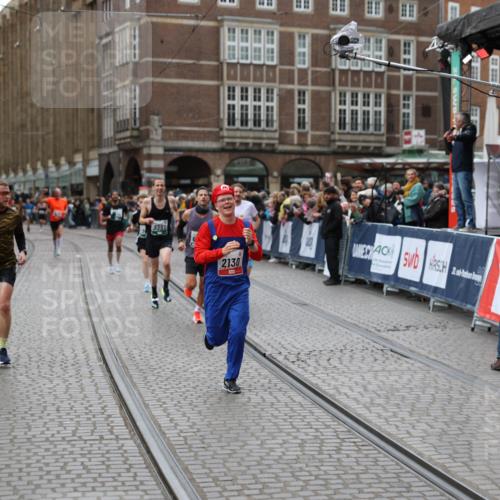 05.10.2025 - 20. swb-Marathon Bremen Yannick Fuchs http://msf.ph/oto/9282948 05.10.2025 12:59:18 Ziel 2130, 2385, 4158, 4664, 8053 meine-sportfotos.de