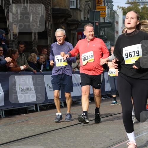 05.10.2025 - 20. swb-Marathon Bremen Strokosch-Dieckow http://msf.ph/oto/9282971 05.10.2025 11:16:12 Ziel 7110, 9640, 9679, 10339, 10340, 10564, 10635, 11247, 11378 meine-sportfotos.de