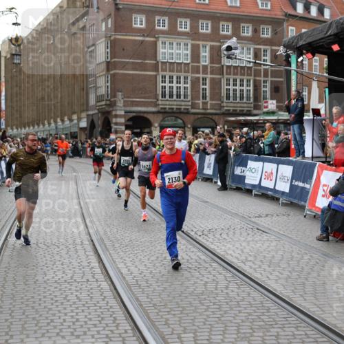 05.10.2025 - 20. swb-Marathon Bremen Yannick Fuchs http://msf.ph/oto/9282979 05.10.2025 12:59:18 Ziel 2130, 2385, 4158, 4664, 8053 meine-sportfotos.de