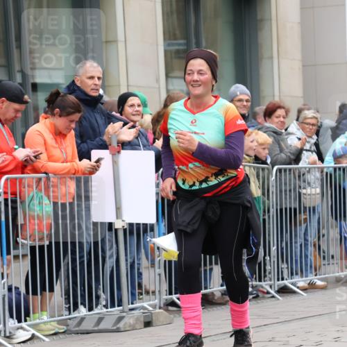 05.10.2025 - 20. swb-Marathon Bremen Strokosch-Dieckow http://msf.ph/oto/9283033 05.10.2025 11:23:27 Ziel 10774, 10774 meine-sportfotos.de