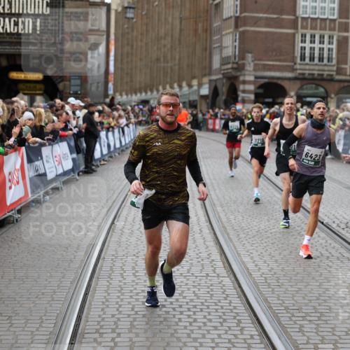 05.10.2025 - 20. swb-Marathon Bremen Yannick Fuchs http://msf.ph/oto/9283034 05.10.2025 12:59:19 Ziel 2130, 2385, 4158, 4664, 5908, 6423 meine-sportfotos.de