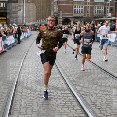 05.10.2025 - 20. swb-Marathon Bremen Yannick Fuchs http://msf.ph/oto/9283067 05.10.2025 12:59:20 Ziel 2130, 2385, 3219, 3391, 4158, 5908, 6423 meine-sportfotos.de