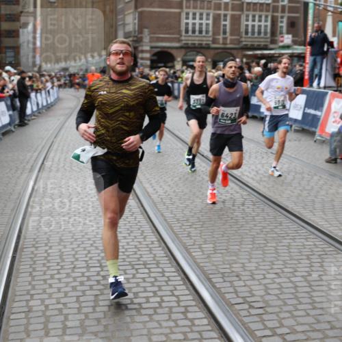 05.10.2025 - 20. swb-Marathon Bremen Yannick Fuchs http://msf.ph/oto/9283081 05.10.2025 12:59:20 Ziel 2130, 2385, 3219, 3391, 4158, 5908, 6423 meine-sportfotos.de