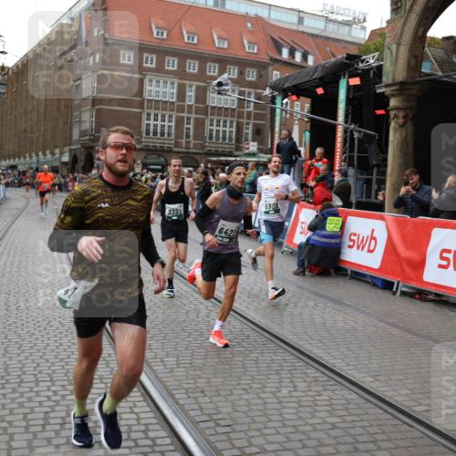 05.10.2025 - 20. swb-Marathon Bremen Yannick Fuchs http://msf.ph/oto/9283088 05.10.2025 12:59:20 Ziel 2130, 2385, 3219, 3391, 4158, 5908, 6423 meine-sportfotos.de