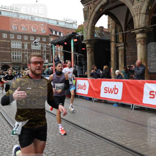 05.10.2025 - 20. swb-Marathon Bremen Yannick Fuchs http://msf.ph/oto/9283118 05.10.2025 12:59:20 Ziel 2130, 2385, 3219, 3391, 4158, 5908, 6423 meine-sportfotos.de