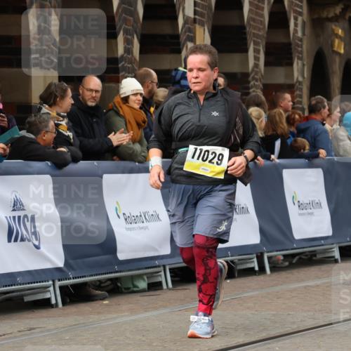 05.10.2025 - 20. swb-Marathon Bremen Strokosch-Dieckow http://msf.ph/oto/9283133 05.10.2025 11:16:20 Ziel 7110, 10023, 10083, 10379, 10450, 11029, 11247, 11358 meine-sportfotos.de