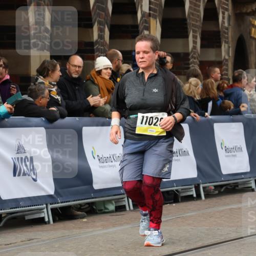 05.10.2025 - 20. swb-Marathon Bremen Strokosch-Dieckow http://msf.ph/oto/9283156 05.10.2025 11:16:20 Ziel 7110, 10023, 10083, 10379, 10450, 11029, 11247, 11358 meine-sportfotos.de