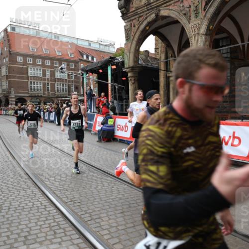 05.10.2025 - 20. swb-Marathon Bremen Yannick Fuchs http://msf.ph/oto/9283162 05.10.2025 12:59:21 Ziel 2130, 2385, 3219, 3391, 4158, 5908, 6224, 6423 meine-sportfotos.de