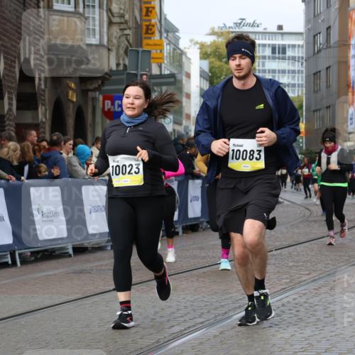 05.10.2025 - 20. swb-Marathon Bremen Strokosch-Dieckow http://msf.ph/oto/9283195 05.10.2025 11:16:22 Ziel 10023, 10083, 10379, 10450, 11029, 11358, 11404 meine-sportfotos.de