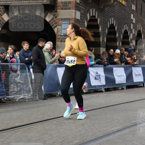 05.10.2025 - 20. swb-Marathon Bremen Strokosch-Dieckow http://msf.ph/oto/9283283 05.10.2025 11:16:25 Ziel 10023, 10083, 10379, 10450, 11029, 11358, 11404 meine-sportfotos.de