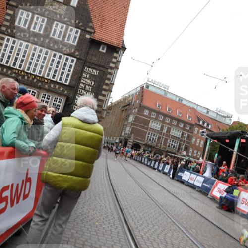 05.10.2025 - 20. swb-Marathon Bremen Yannick Fuchs http://msf.ph/oto/9283332 05.10.2025 13:00:10 Ziel 40, 689, 2186, 8351 meine-sportfotos.de