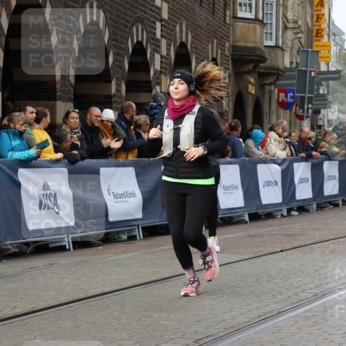 05.10.2025 - 20. swb-Marathon Bremen Strokosch-Dieckow http://msf.ph/oto/9283346 05.10.2025 11:16:27 Ziel 9563, 10023, 10083, 10379, 10450, 11358, 11404 meine-sportfotos.de