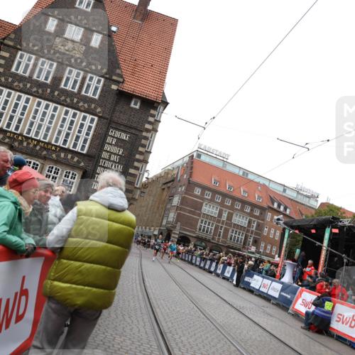 05.10.2025 - 20. swb-Marathon Bremen Yannick Fuchs http://msf.ph/oto/9283356 05.10.2025 13:00:10 Ziel 40, 689, 2186, 8351 meine-sportfotos.de