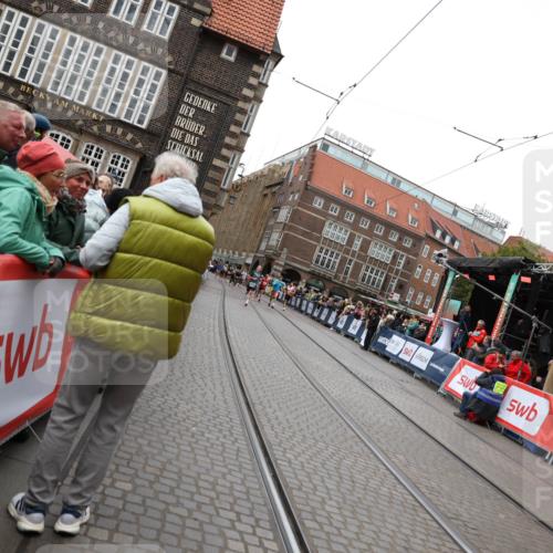 05.10.2025 - 20. swb-Marathon Bremen Yannick Fuchs http://msf.ph/oto/9283367 05.10.2025 13:00:10 Ziel 40, 689, 2186, 8351 meine-sportfotos.de
