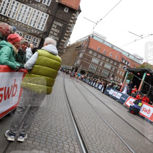 05.10.2025 - 20. swb-Marathon Bremen Yannick Fuchs http://msf.ph/oto/9283372 05.10.2025 13:00:10 Ziel 40, 689, 2186, 8351 meine-sportfotos.de