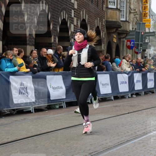 05.10.2025 - 20. swb-Marathon Bremen Strokosch-Dieckow http://msf.ph/oto/9283376 05.10.2025 11:16:28 Ziel 9563, 10023, 10379, 10450, 11358, 11404 meine-sportfotos.de