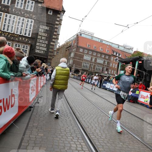 05.10.2025 - 20. swb-Marathon Bremen Yannick Fuchs http://msf.ph/oto/9283410 05.10.2025 13:00:15 Ziel 198, 689, 2186, 4422, 6996, 8030 meine-sportfotos.de