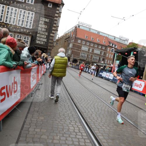05.10.2025 - 20. swb-Marathon Bremen Yannick Fuchs http://msf.ph/oto/9283432 05.10.2025 13:00:15 Ziel 198, 689, 2186, 4422, 6996, 8030 meine-sportfotos.de