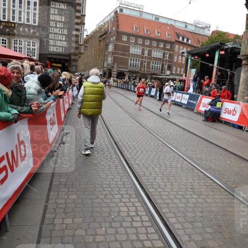 05.10.2025 - 20. swb-Marathon Bremen Yannick Fuchs http://msf.ph/oto/9283451 05.10.2025 13:00:16 Ziel 198, 689, 2186, 4422, 6996, 8030 meine-sportfotos.de