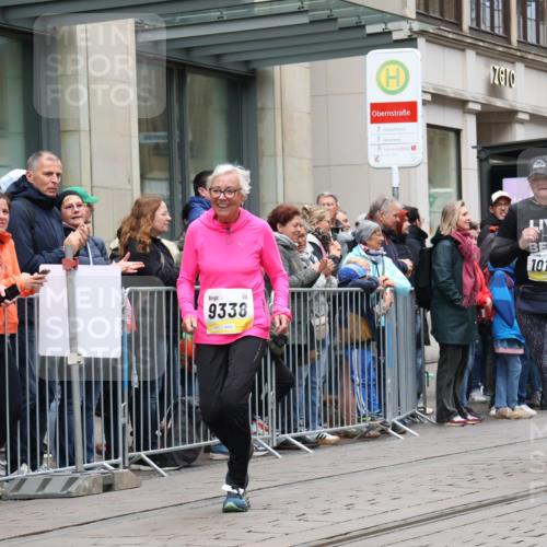 05.10.2025 - 20. swb-Marathon Bremen Strokosch-Dieckow http://msf.ph/oto/9283612 05.10.2025 11:25:05 Ziel 9763, 9763 meine-sportfotos.de