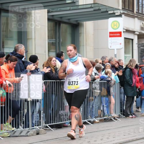 05.10.2025 - 20. swb-Marathon Bremen Strokosch-Dieckow http://msf.ph/oto/9283762 05.10.2025 11:25:38 Ziel 10144, 10184, 10144, 10184 meine-sportfotos.de