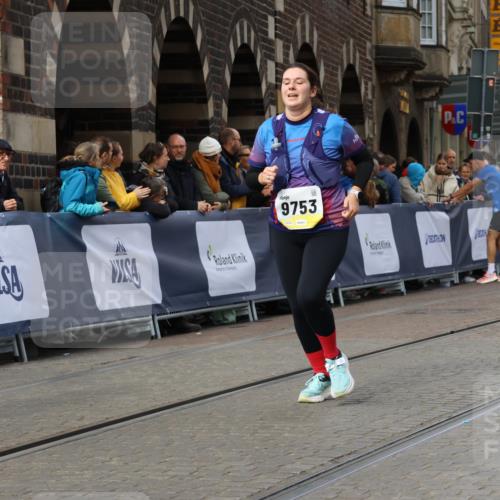 05.10.2025 - 20. swb-Marathon Bremen Strokosch-Dieckow http://msf.ph/oto/9283763 05.10.2025 11:16:39 Ziel 9301, 9753, 11020, 11182, 11438 meine-sportfotos.de