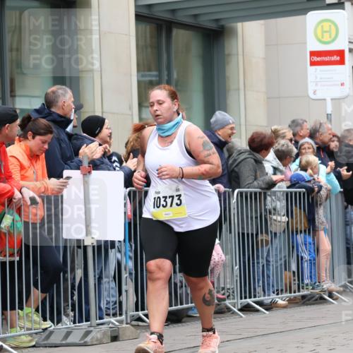 05.10.2025 - 20. swb-Marathon Bremen Strokosch-Dieckow http://msf.ph/oto/9283776 05.10.2025 11:25:38 Ziel 10144, 10184, 10144, 10184 meine-sportfotos.de