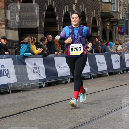 05.10.2025 - 20. swb-Marathon Bremen Strokosch-Dieckow http://msf.ph/oto/9283827 05.10.2025 11:16:39 Ziel 9301, 9753, 11020, 11182, 11438 meine-sportfotos.de