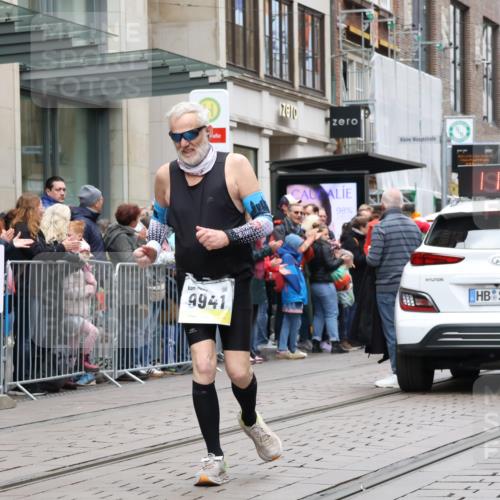 05.10.2025 - 20. swb-Marathon Bremen Strokosch-Dieckow http://msf.ph/oto/9283849 05.10.2025 11:25:52 Ziel 9352, 10144, 10373, 11326, 9352, 10144, 10373, 11326 meine-sportfotos.de