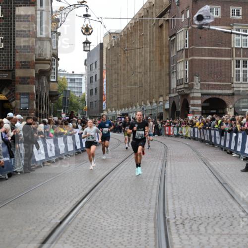 05.10.2025 - 20. swb-Marathon Bremen Yannick Fuchs http://msf.ph/oto/9283857 05.10.2025 13:00:42 Ziel 46, 1612, 7949 meine-sportfotos.de