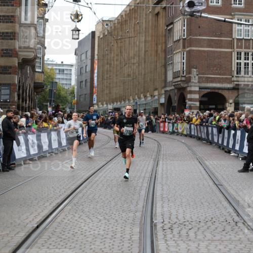 05.10.2025 - 20. swb-Marathon Bremen Yannick Fuchs http://msf.ph/oto/9283877 05.10.2025 13:00:42 Ziel 46, 1612, 7949 meine-sportfotos.de