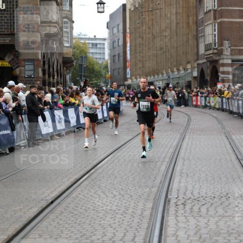 05.10.2025 - 20. swb-Marathon Bremen Yannick Fuchs http://msf.ph/oto/9283887 05.10.2025 13:00:42 Ziel 46, 1612, 7949 meine-sportfotos.de