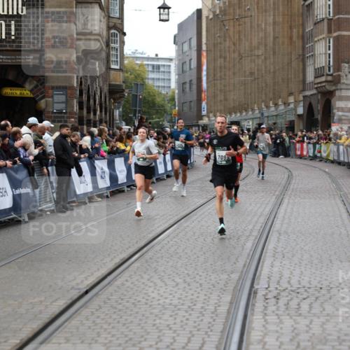 05.10.2025 - 20. swb-Marathon Bremen Yannick Fuchs http://msf.ph/oto/9283899 05.10.2025 13:00:42 Ziel 46, 1612, 7949 meine-sportfotos.de