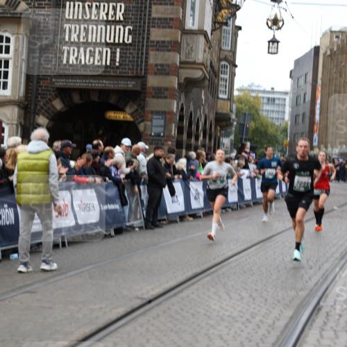 05.10.2025 - 20. swb-Marathon Bremen Yannick Fuchs http://msf.ph/oto/9283916 05.10.2025 13:00:43 Ziel 46, 1612, 7099, 7949 meine-sportfotos.de