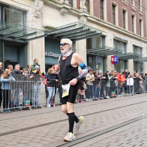 05.10.2025 - 20. swb-Marathon Bremen Strokosch-Dieckow http://msf.ph/oto/9283969 05.10.2025 11:25:55 Ziel 9352, 10144, 10373, 11326, 9352, 10144, 10373, 11326 meine-sportfotos.de