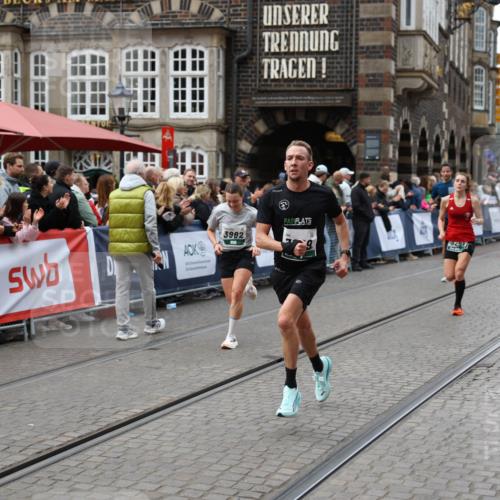 05.10.2025 - 20. swb-Marathon Bremen Yannick Fuchs http://msf.ph/oto/9283980 05.10.2025 13:00:44 Ziel 46, 1612, 3982, 7099 meine-sportfotos.de