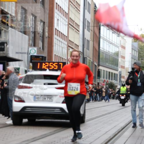 05.10.2025 - 20. swb-Marathon Bremen Strokosch-Dieckow http://msf.ph/oto/9283981 05.10.2025 11:25:56 Ziel 9352, 10144, 10373, 11326, 9352, 10144, 10373, 11326 meine-sportfotos.de