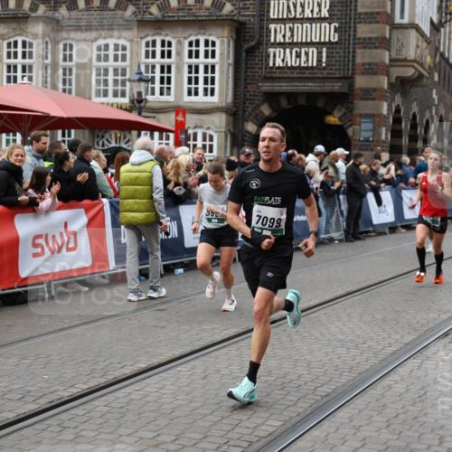 05.10.2025 - 20. swb-Marathon Bremen Yannick Fuchs http://msf.ph/oto/9283999 05.10.2025 13:00:44 Ziel 46, 1612, 3982, 7099 meine-sportfotos.de