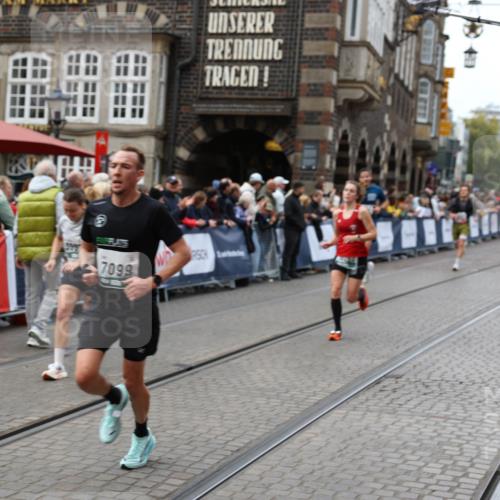 05.10.2025 - 20. swb-Marathon Bremen Yannick Fuchs http://msf.ph/oto/9284005 05.10.2025 13:00:44 Ziel 46, 1612, 3982, 7099 meine-sportfotos.de