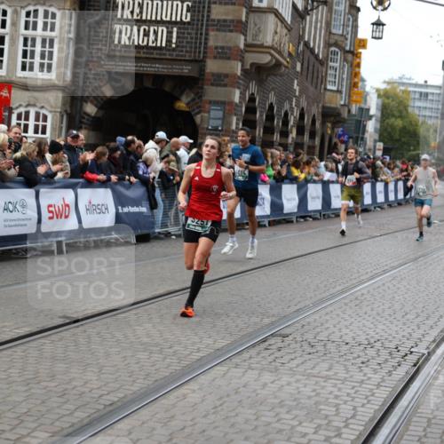 05.10.2025 - 20. swb-Marathon Bremen Yannick Fuchs http://msf.ph/oto/9284017 05.10.2025 13:00:45 Ziel 46, 1612, 3251, 3982, 7099 meine-sportfotos.de