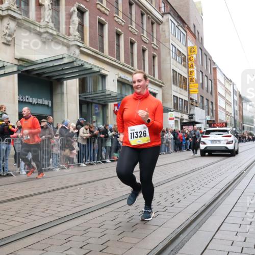 05.10.2025 - 20. swb-Marathon Bremen Strokosch-Dieckow http://msf.ph/oto/9284076 05.10.2025 11:25:59 Ziel 9352, 9941, 10373, 11326, 9352, 9941, 10373, 11326 meine-sportfotos.de