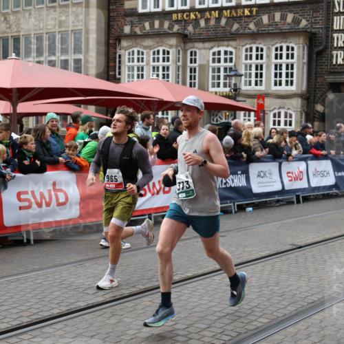 05.10.2025 - 20. swb-Marathon Bremen Yannick Fuchs http://msf.ph/oto/9284078 05.10.2025 13:00:49 Ziel 965, 3251, 3982, 5014, 7099, 7373 meine-sportfotos.de
