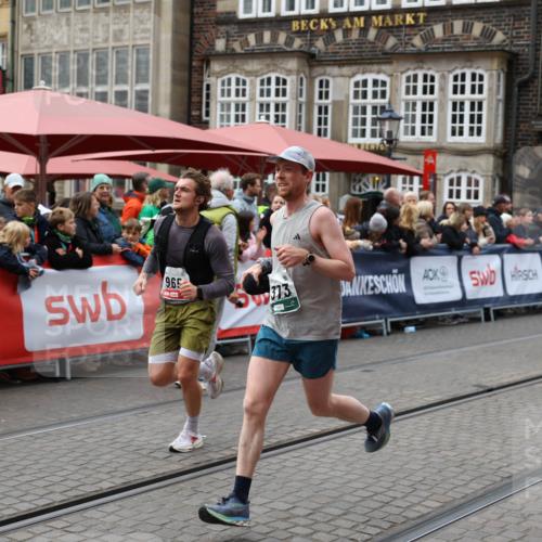 05.10.2025 - 20. swb-Marathon Bremen Yannick Fuchs http://msf.ph/oto/9284084 05.10.2025 13:00:49 Ziel 965, 3251, 3982, 5014, 7099, 7373 meine-sportfotos.de