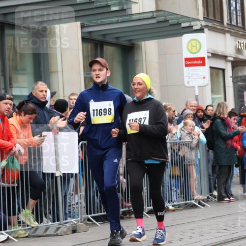 05.10.2025 - 20. swb-Marathon Bremen Strokosch-Dieckow http://msf.ph/oto/9284126 05.10.2025 11:26:26 Ziel 10153, 11697, 11698, 10153, 11697, 11698 meine-sportfotos.de