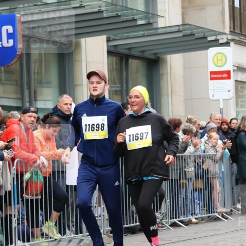 05.10.2025 - 20. swb-Marathon Bremen Strokosch-Dieckow http://msf.ph/oto/9284134 05.10.2025 11:26:26 Ziel 10153, 11697, 11698, 10153, 11697, 11698 meine-sportfotos.de