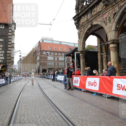 05.10.2025 - 20. swb-Marathon Bremen Yannick Fuchs http://msf.ph/oto/9284157 05.10.2025 13:00:53 Ziel 965, 3251, 3982, 5014, 7099, 7373 meine-sportfotos.de