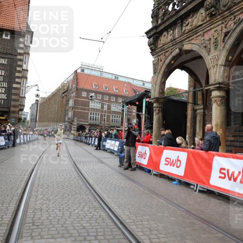 05.10.2025 - 20. swb-Marathon Bremen Yannick Fuchs http://msf.ph/oto/9284183 05.10.2025 13:00:53 Ziel 965, 3251, 3982, 5014, 7099, 7373 meine-sportfotos.de